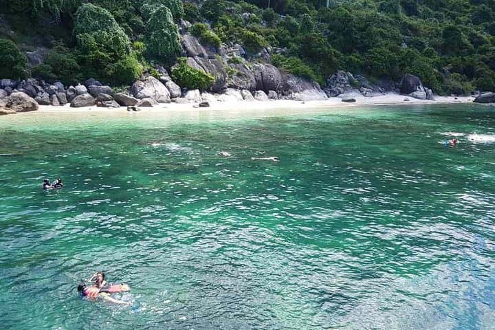 Hoi An 2-Day Private Tour: Cham Island Snorkeling & Hoi An Ancient Town