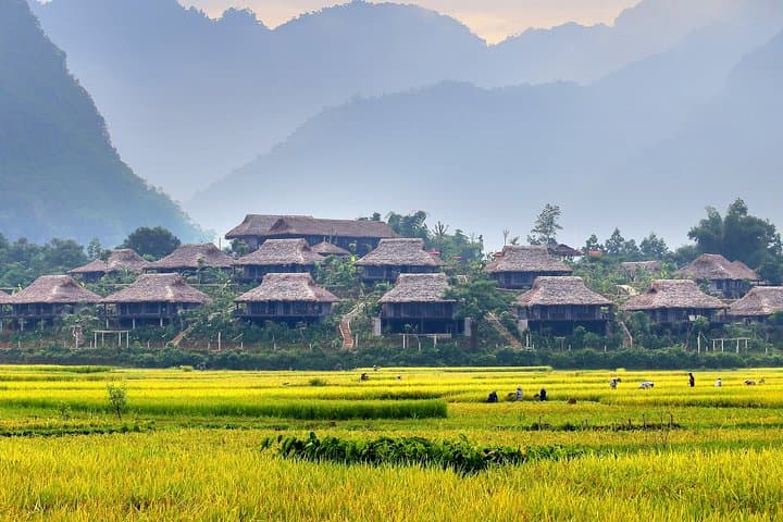 7-Day Vietnam Itinerary: North-to-South Highlights (Deluxe Small Group) photo 2