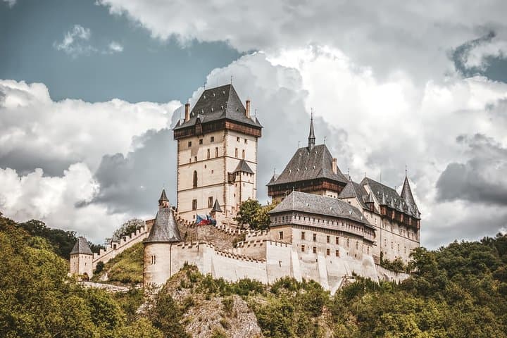 Private Karlstejn Castle Day Trip from Prague with Bohemia Glassworks and Lunch