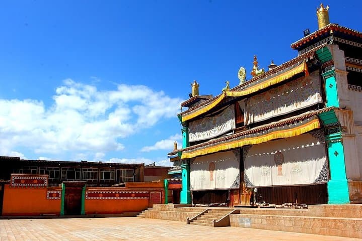 10-Day Private Silk Road Highlights: Dunhuang to Tianshui Cultural & Geology Tour