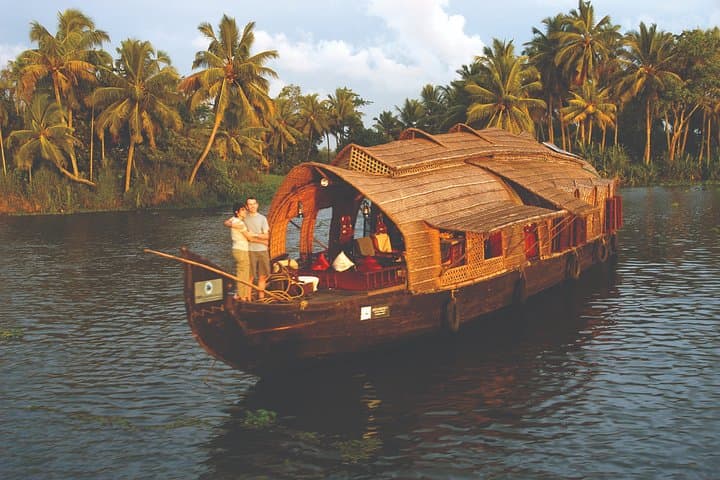 Cochin to Alleppey & Marari Beach: 3-Day Houseboat and Beach Escape photo 1