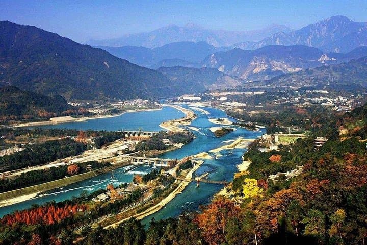 Qingcheng Mountain & Dujiangyan Day Trip from Chongqing — Taoist Hike and Ancient Irrigation photo 3