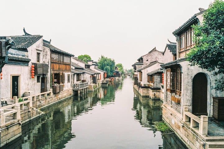Tianping Mountain and Mudu Water Town: A Day Trip from Suzhou for Maple Hues and Canal Strolls photo 4