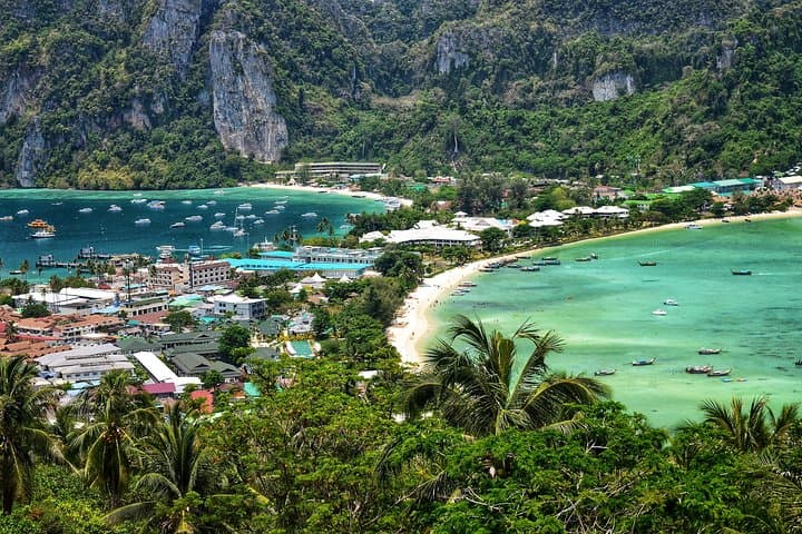 Phi Phi Islands Speedboat Tour: Early-Access Maya Bay, Snorkeling & Bamboo Island Lunch photo 2
