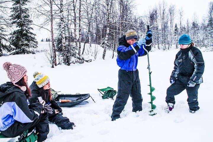 Ice Fishing in Rovaniemi: Guided Arctic Lake Adventure photo 6