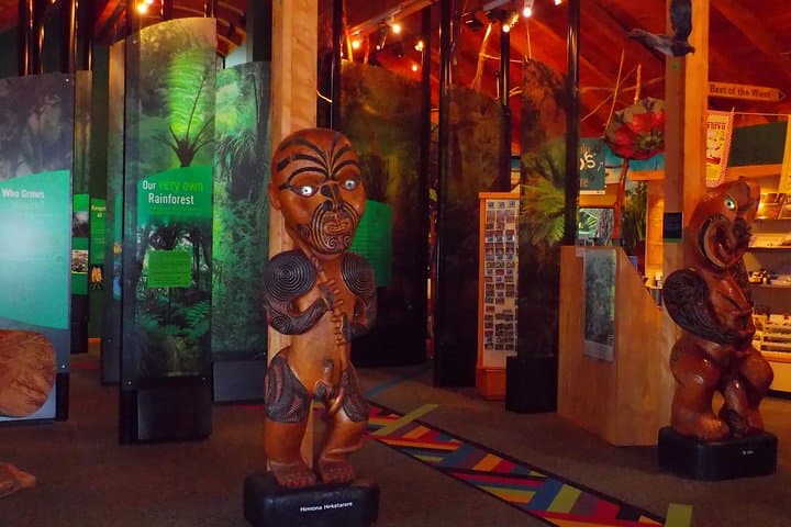 Auckland West Coast Wilderness Private Tour: Piha, Arataki & Rainforest Day Trip photo 3