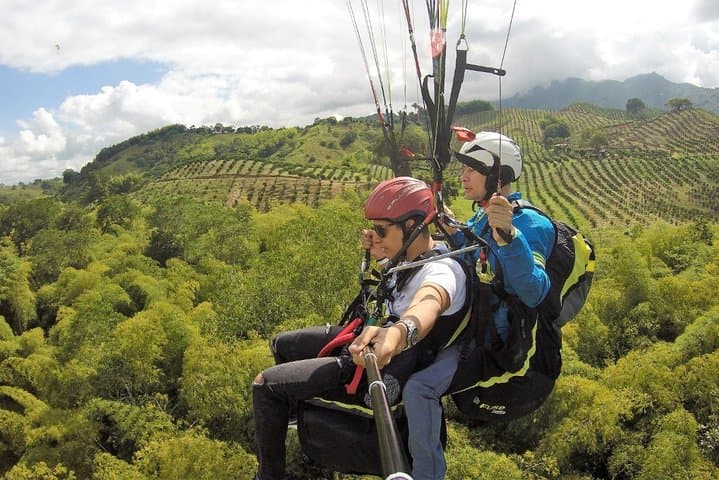 Paragliding Over Calarcá: 15-Minute Flight Above Colombia’s Coffee Hills