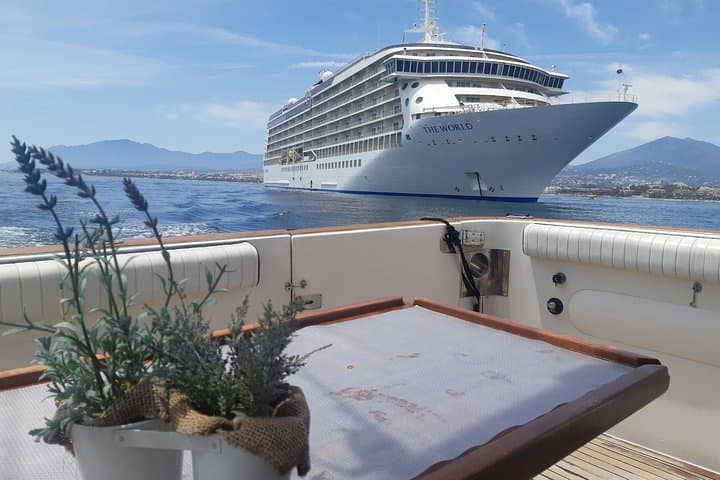 Marbella Coast Boat Tour: 3-Hour Cruise from Puerto Banús photo 3