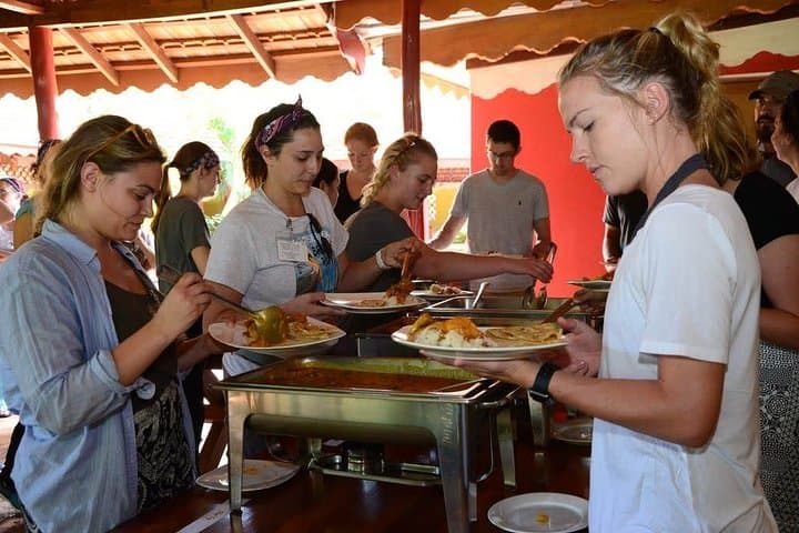 Masindi Community Walk: Local Life, Markets & Hemingway's 1920s Hotel photo 5