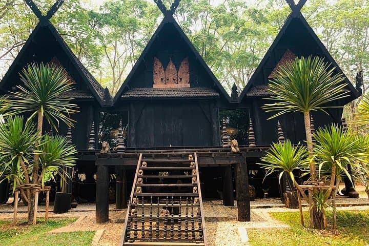 Chiang Rai Highlights: White Temple, Blue Temple & Black House Day Tour photo 6