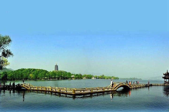 Day Trip to Hangzhou from Shanghai — West Lake, Lingyin Temple & Longjing Tea photo 3