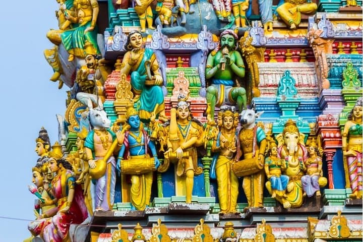 Private Half-Day Colombo City Tour with Lunch — Gangaramaya, Pettah Market & Dutch Hospital photo 5