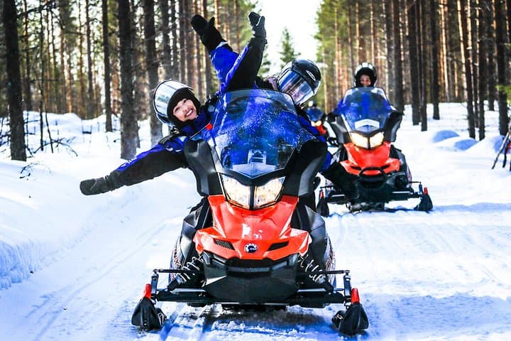 Snowmobile Safari in Lapland: Exploring Rovaniemi’s Winter Wilderness