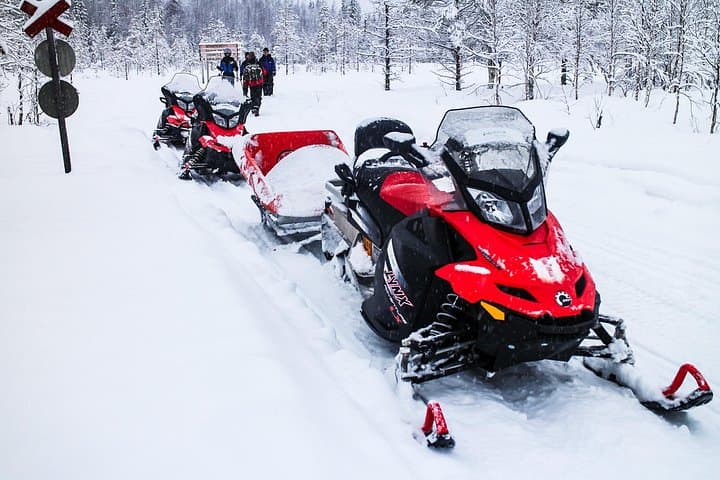 Saariselkä Snowmobile Sleigh Photography Safari in Urho Kekkonen photo 3