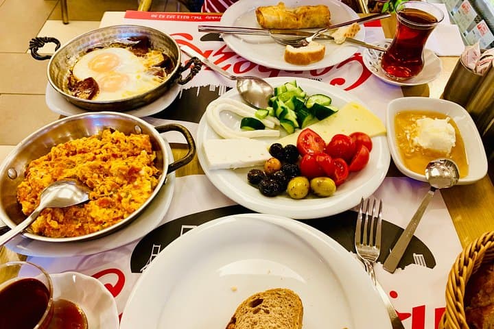 Istanbul Two Continents Food Walk — Karaköy to Kadıköy Guided Tasting Tour