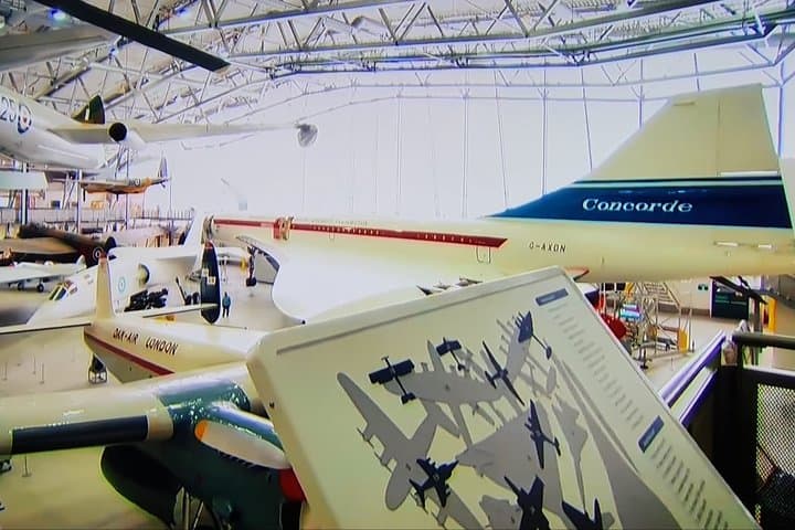 Private Chauffeur Day Trip from London to Duxford Imperial War Museum photo 3