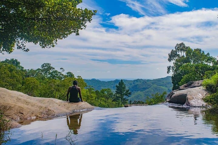 Upper Diyaluma Waterfall Hike and Natural Pool Bath — Diyaluma Falls, Sri Lanka photo 2