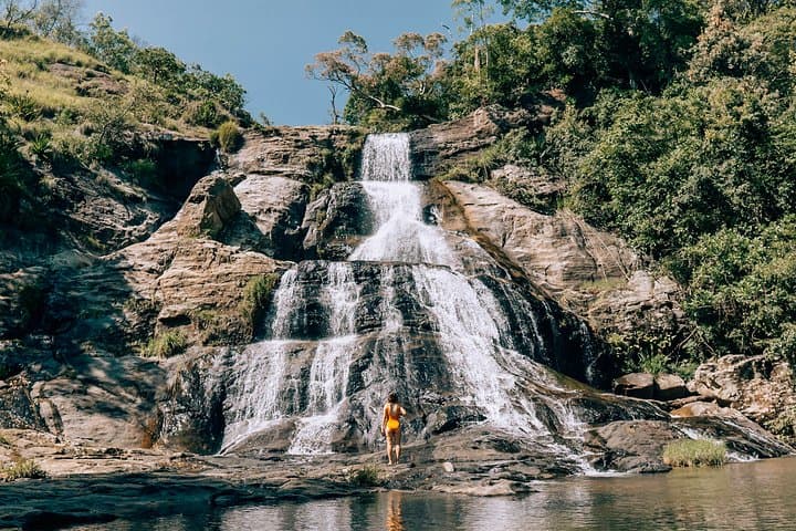 Upper Diyaluma Waterfall Hike and Natural Pool Bath — Diyaluma Falls, Sri Lanka photo 3