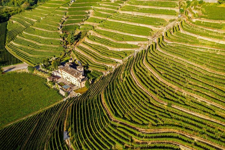 Lake Como UNESCO Dry-Stone Walls & Varenna Day Trip from Milan