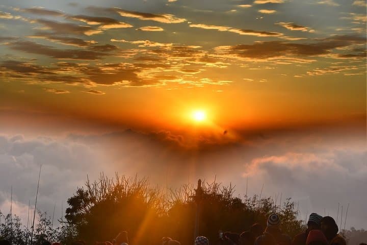 Darjeeling Sunrise at 3-Point: Batasia Loop, Sinchel Forest & War Memorial Tour photo 4