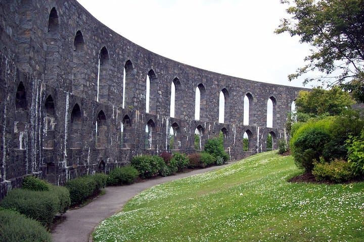 Oban Day Tour from Glasgow — Inveraray, Kilmartin & Luss Coastal Sightseeing photo 3
