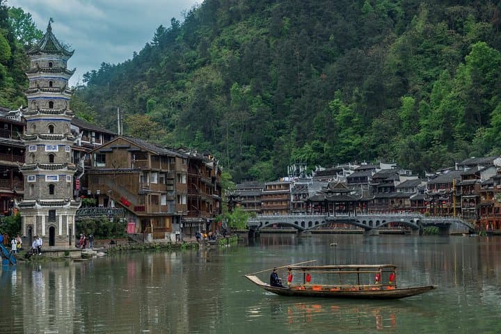 5-Day Private Guided Tour to Zhangjiajie & Fenghuang — Tianmen, Glass Bridge and Ancient Town photo 2