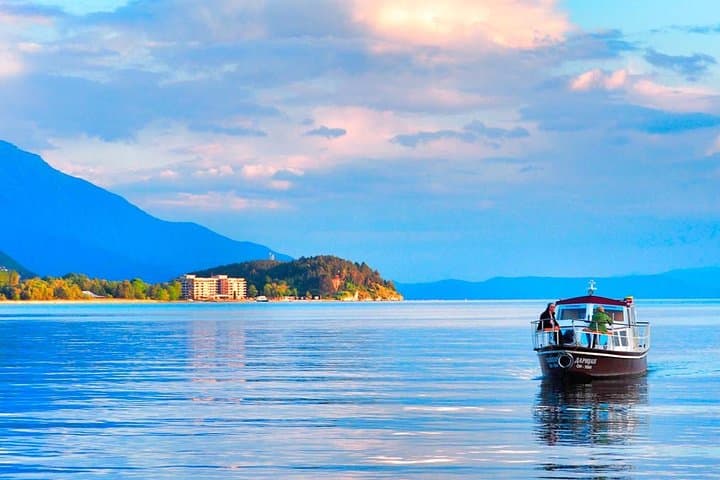 Guided Ohrid Walking Tour: Lake Ohrid, Churches & Samoil's Fortress photo 3