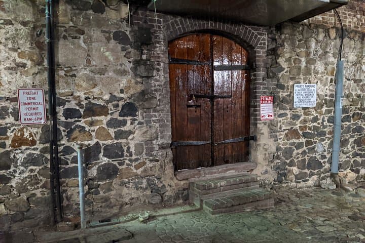 Savannah Hell Cat Ghost Tour: Haunted History Walk Through the Squares photo 6