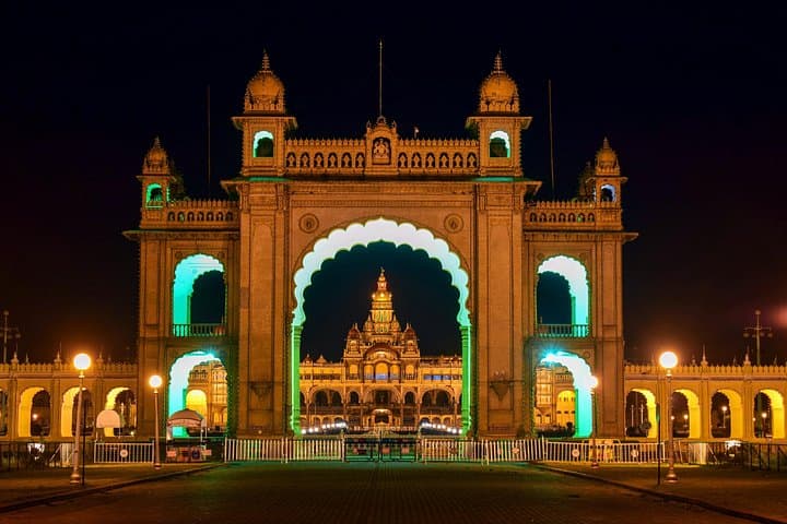 Full-Day Mysore & Srirangapatna Tour from Bengaluru: Palaces, Chamundi Hill & Market Strolls photo 1