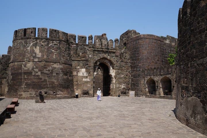 Ellora Caves Guided Day Tour — Kailasa Temple, Daulatabad Fort & Bibi Ka Maqbara photo 6