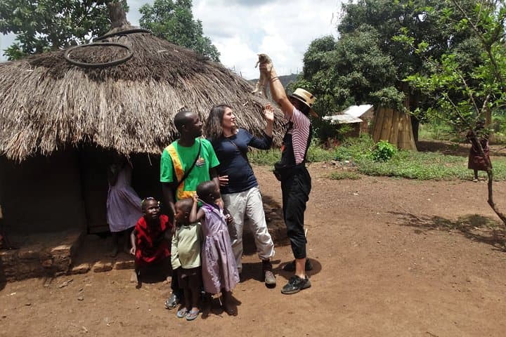 Masindi Community Walk: Local Life, Markets & Hemingway's 1920s Hotel photo 3