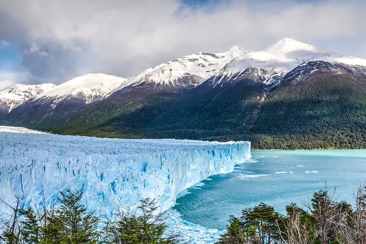 Perito Moreno Glacier Walkways and Boat Tour from El Calafate photo 2
