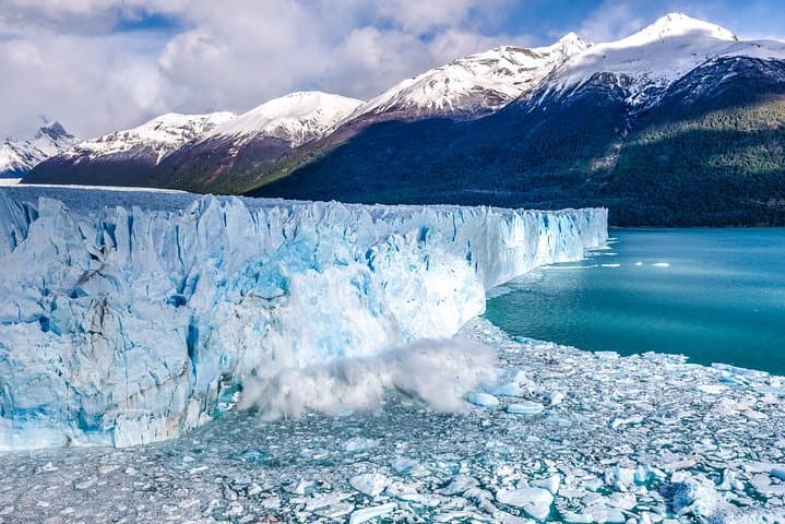 Perito Moreno Glacier Walkways and Boat Tour from El Calafate photo 3