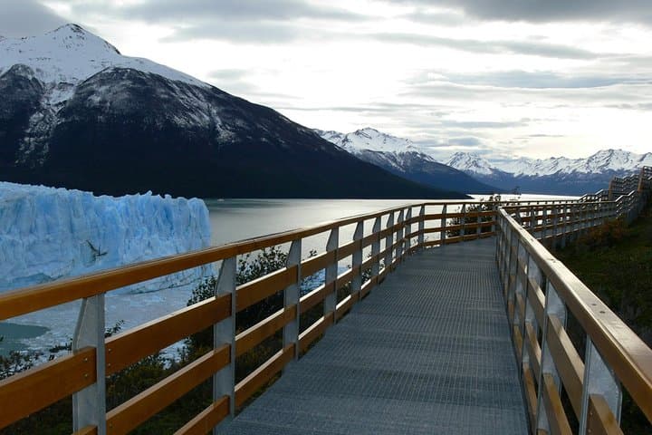 Perito Moreno Glacier Walkways and Boat Tour from El Calafate photo 4