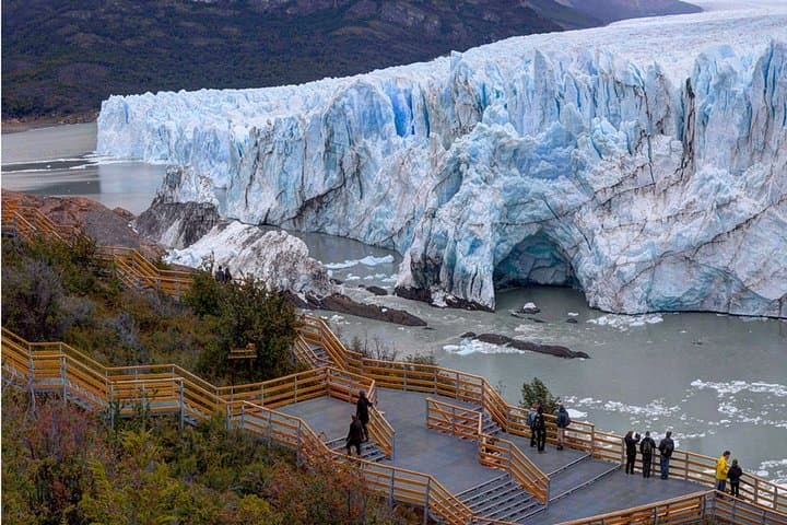 Perito Moreno Glacier Walkways and Boat Tour from El Calafate photo 6