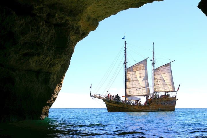 Morning Benagil Caves Cruise from Portimão — 2.5‑Hour Coastal Sailing photo 3