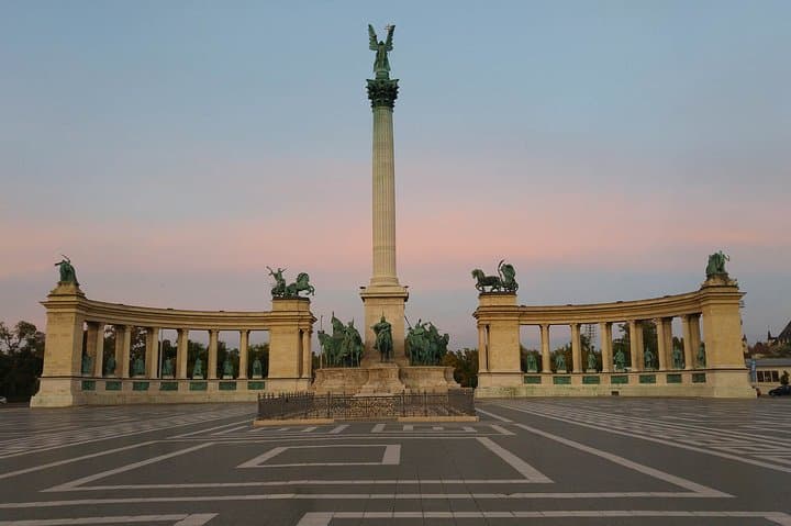 Private 4-Day Budapest Historic Tour with Central Hotel & Danube Cruise photo 6