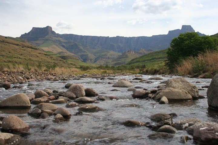 Drakensberg World Heritage Private Tour — Giant's Castle Hike & Bushman Paintings from Durban