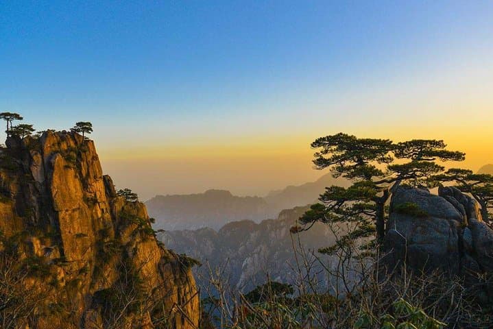 4-Day Private Huangshan Tour from Shanghai — Yellow Mountain Cable Car, Peaks & Sunrise photo 2