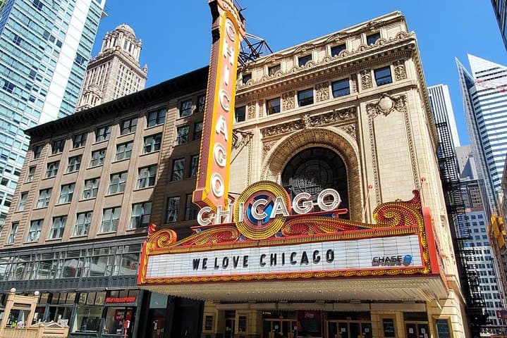 Chicago City Minibus Tour — 2-Hour Small-Group Skyline & Lakefront Highlights photo 2