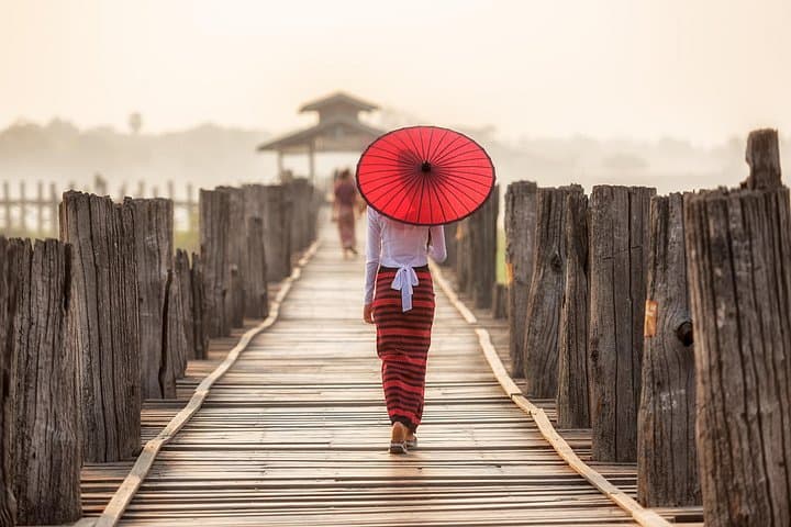 U Bein Bridge Sunset Boat Tour from Mandalay — Private Taungthaman Lake Experience