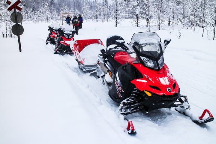 Chasing the Aurora: Snowmobile Sleigh Ride to Kemi–Tornio’s Watchtower