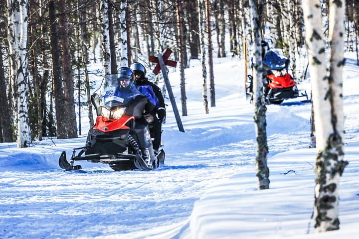 Afternoon Snowmobile Driving in Rovaniemi: Beginner-Friendly Lapland Safari photo 3