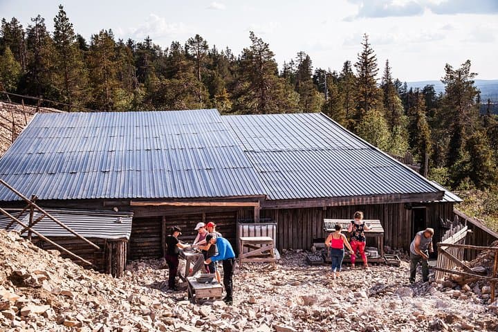 Day trip to Pyhä‑Luosto National Park and Lampivaara Amethyst Mine from Rovaniemi photo 4