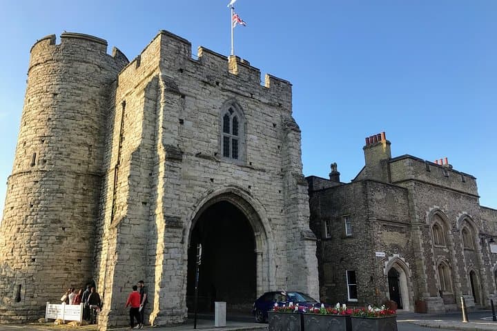 Canterbury Cathedral and Leeds Castle: Private Full-Day Tour from London photo 4