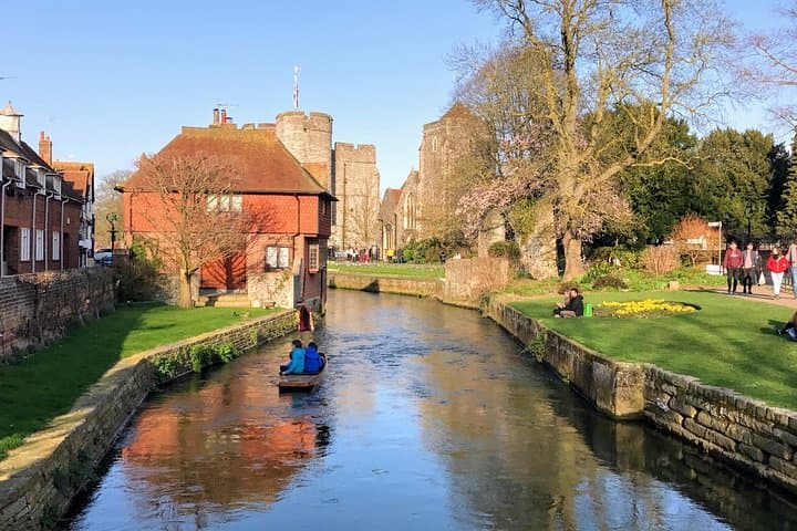 Canterbury Cathedral and Leeds Castle: Private Full-Day Tour from London photo 5