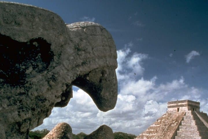 From Mérida: Chichen Itzá & Ik-kil Cenote Day Tour with Guide photo 4