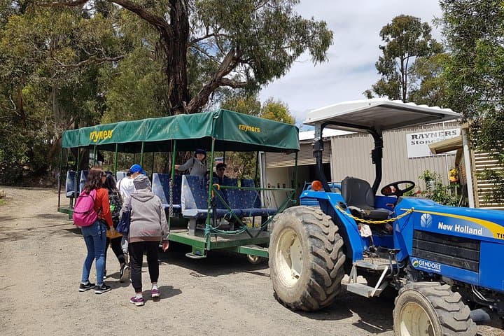 Small-Group Tractor Tour at Rayners Orchard — Yarra Valley Farm Ride from Melbourne photo 2
