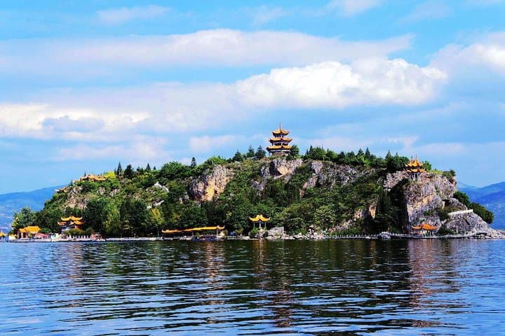 Fuxian Lake Private Day Tour from Kunming — Luchong Village, Lotus Peak & Azure Clouds Temple