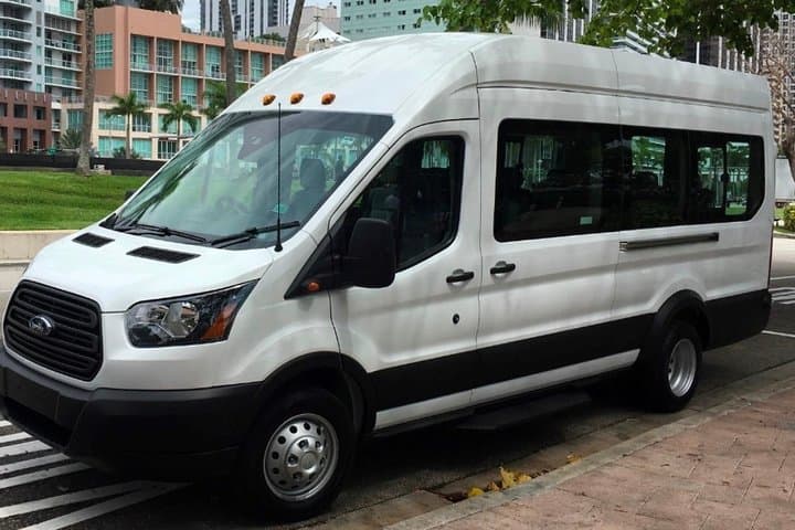 Miami Hotel-to-Airport Transfer — Private, On-Time Ride to MIA photo 1